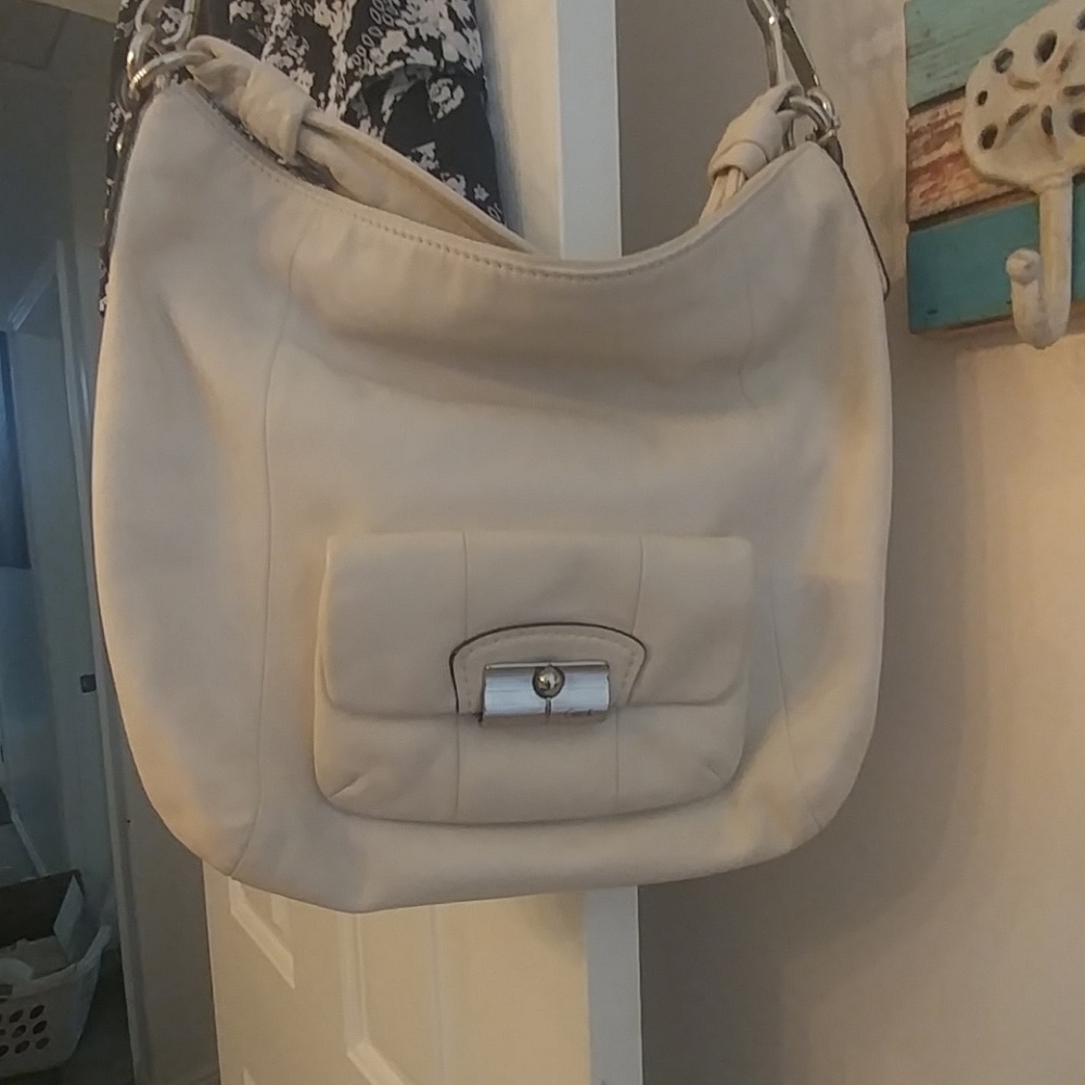 Authentic Coach - Picture 2 of 8